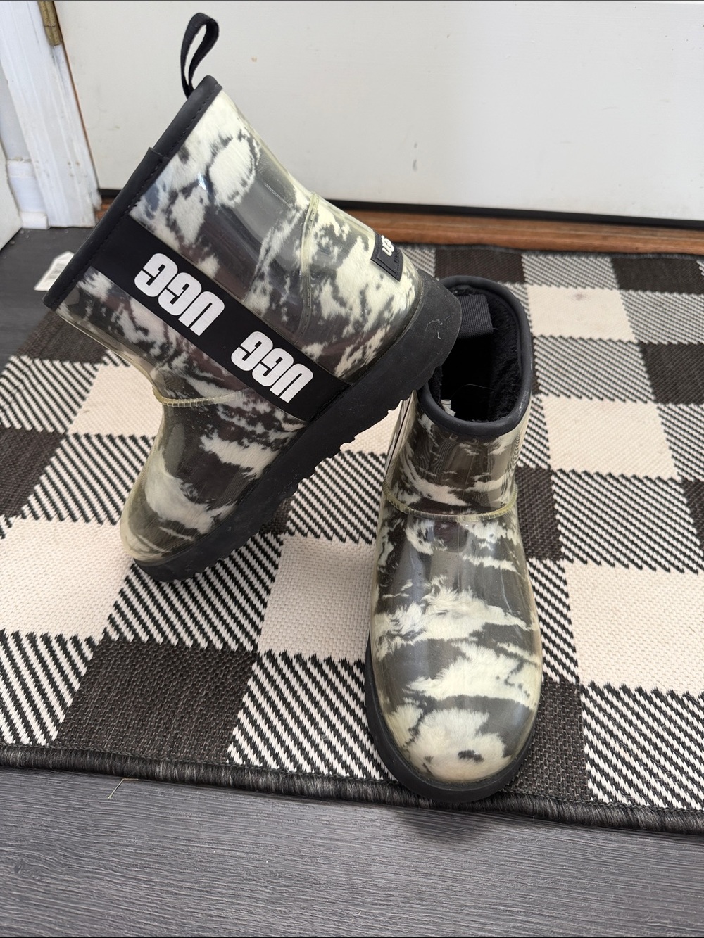 UGG Black & Cream Tie-Dye Short Pull-On Rain Boots